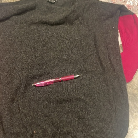 Theory large grey and pink L cashmere sweater - Picture 7 of 7